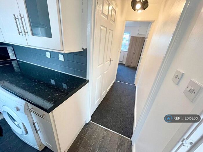 1 Bedroom Flat To Rent In Mynachdy Road, Cardiff, CF14