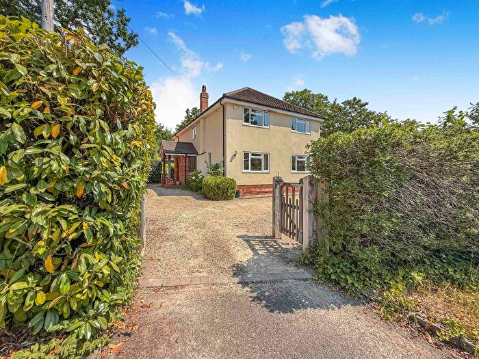 4 Bedroom Detached House For Sale In Church Street, Crowthorne, RG45