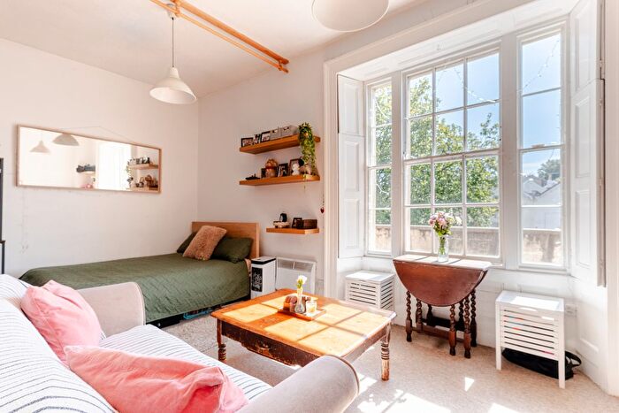 1 Bedroom Studio For Sale In Elton Mansions, Bishopston, BS7
