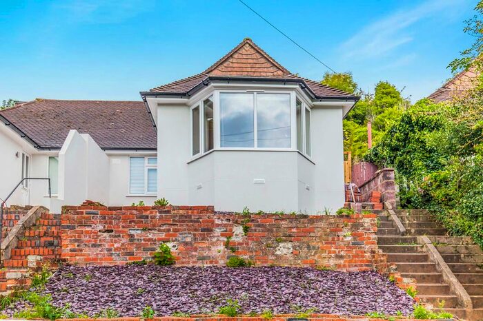 2 Bedroom Bungalow To Rent In Barn Rise, Brighton BN1