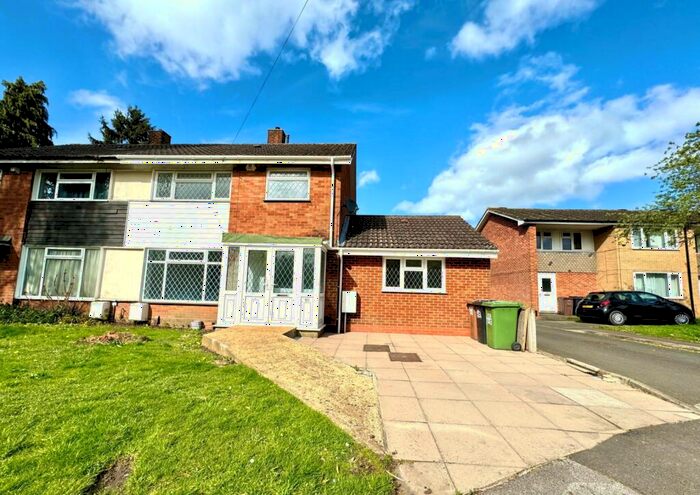 4 Bedroom Semi-Detached House To Rent In Green Hill Way, Shirley, Solihull, West Midlands, B90
