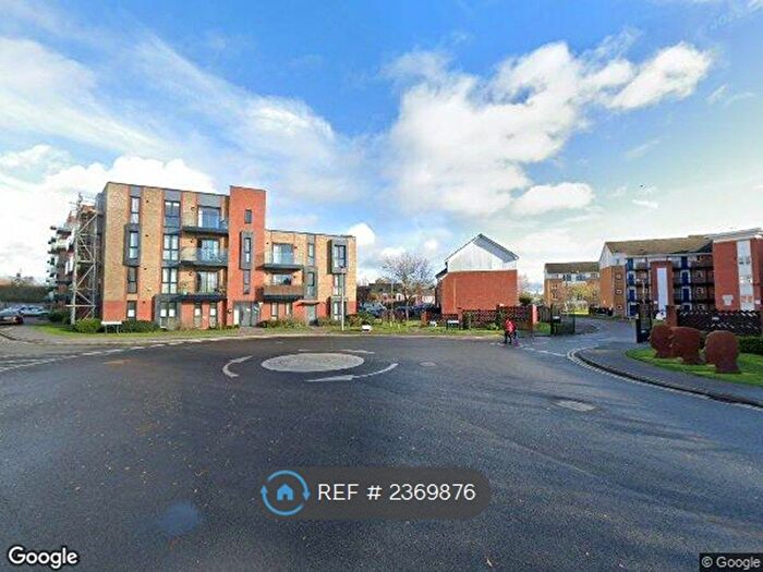 2 Bedroom Flat To Rent In Oscar Wilde Road, Reading, RG1