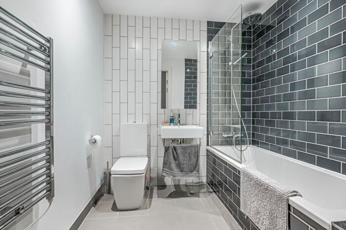 2 Bedroom Flat For Sale In Fairwater House, Royal Wharf, London, E16