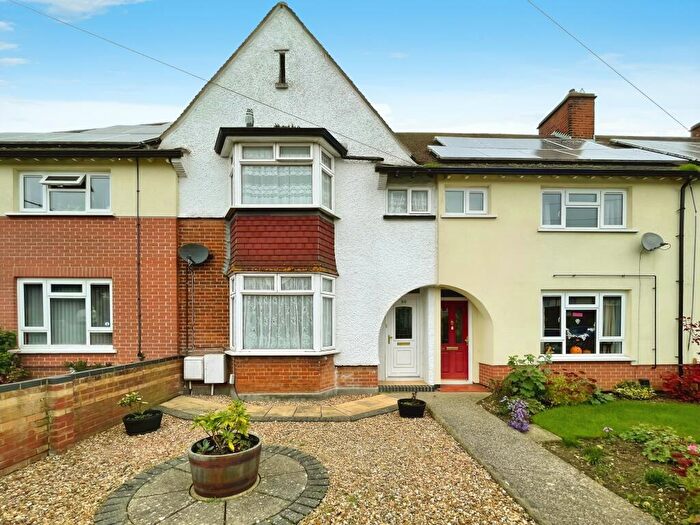 3 Bedroom Terraced House To Rent In Redhill Road, Hitchin, SG5