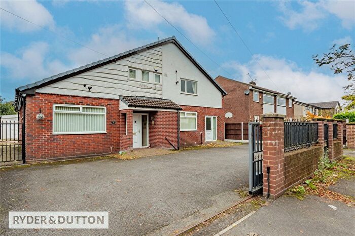 4 Bedroom Detached House For Sale In Rochdale Road, High Crompton, Shaw, Oldham, OL2