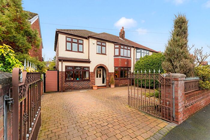 4 Bedroom Semi Detached House For Sale In Crawford Avenue, Widnes, WA8