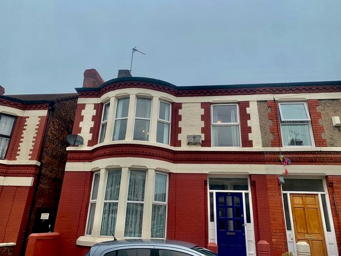 2 Bedroom Apartment To Rent In Hereford Road, L15