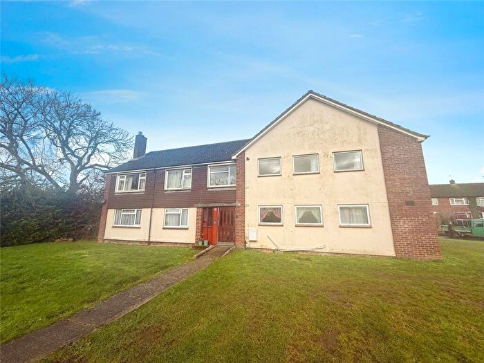 2 Bedroom Apartment For Sale In Lodden Close, Bicester, Oxfordshire, OX26