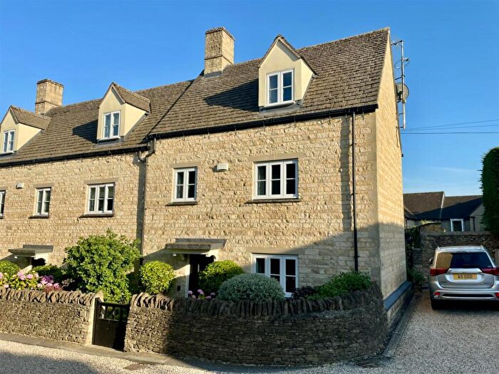 2 Bedroom End Of Terrace House For Sale In King Charles Place Stow-on-the-Wold., GL54