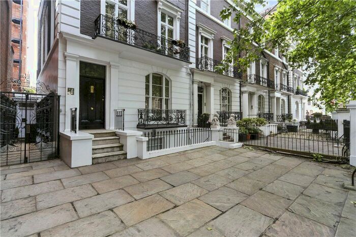 1 Bedroom Flat To Rent In Thurloe Place, South Kensington, SW7