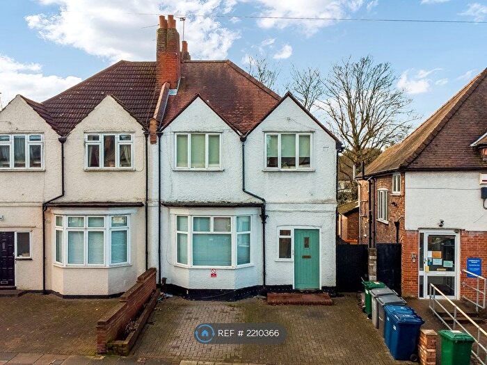 2 Bedroom Maisonette To Rent In Lichfield Grove, London, N3
