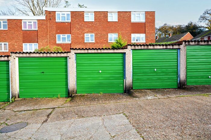 2 Bedroom Flat To Rent In Cheviot Way, Ashford, TN24