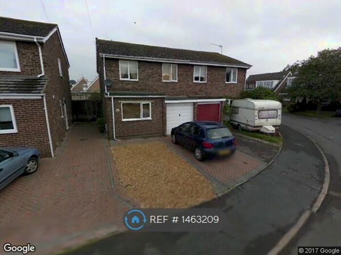 4 Bedroom Semi-Detached House To Rent In Carter's Way, Cambridge, CB24