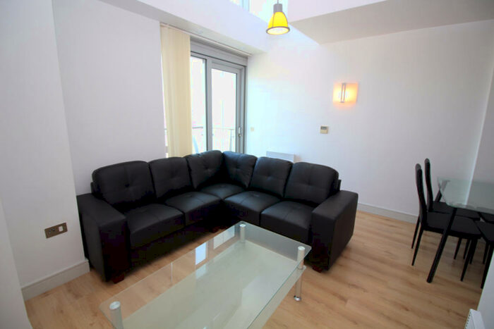 2 Bedroom Apartment To Rent In Great Northern Tower, Watson Street, Manchester, Greater Manchester, M3