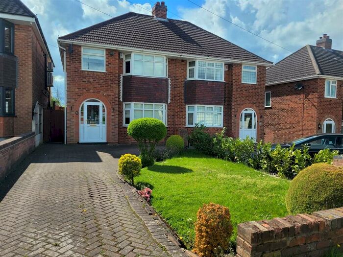 3 Bedroom Semi-Detached House To Rent In Blackberry Lane, Four Oaks, Sutton Coldfield, B74