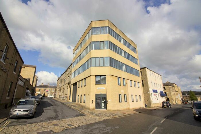 2 Bedroom Apartment To Rent In Courier House, Kings Cross Street, Haliax, HX1