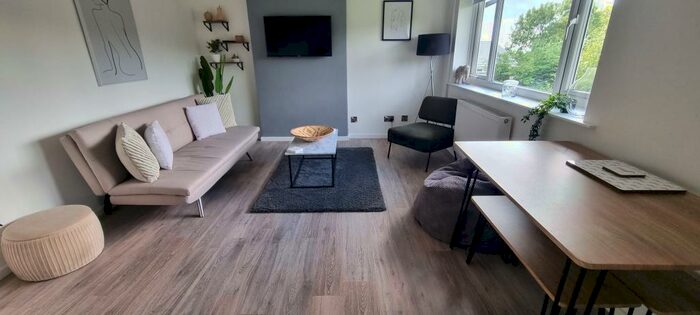 2 Bedroom Flat To Rent In Rushey Field, Bromley Cross, Bolton, BL7