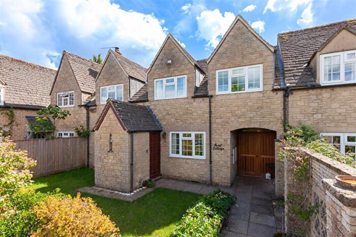 4 Bedroom Terraced House For Sale In Pethers Piece, Burford, OX18