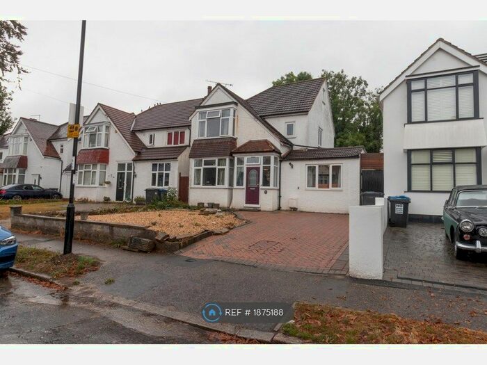4 Bedroom Detached House To Rent In Windermere Road, Coulsdon, CR5