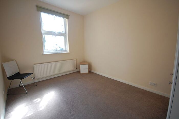 2 Bedroom Flat To Rent In Brooks Road, Chiswick, W4