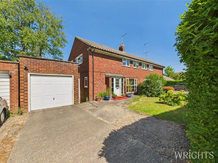4 Bedroom Semi-Detached House For Sale In Stanborough Road, Welwyn Garden City, AL8