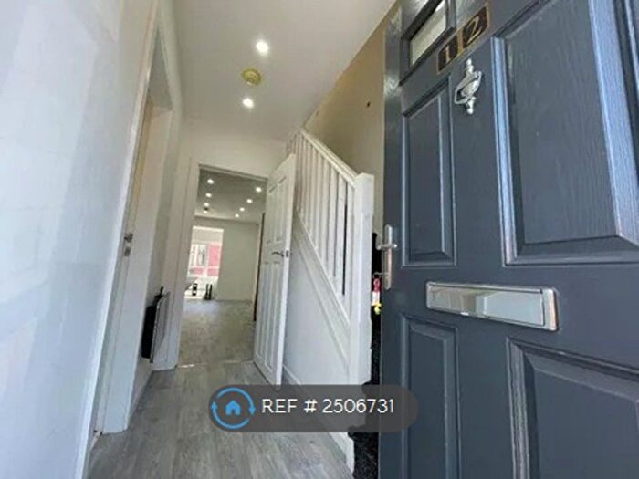 2 Bedroom Flat To Rent In Abbeydale Road, Sheffield, S7