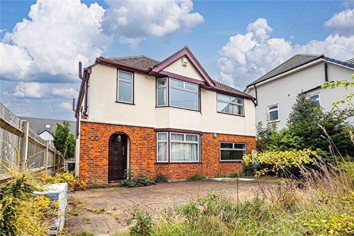 4 Bedroom Detached House For Sale In Chesham Road, Bovingdon, Hemel Hempstead, Hertfordshire, HP3