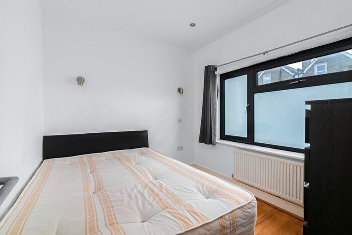 3 Bedroom Terraced House For Sale In La Rose Lane, London, N15