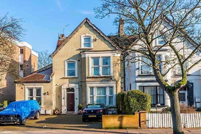 1 Bedroom Flat To Rent In Maidstone Road, London, N11
