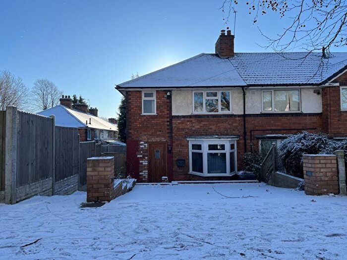 3 Bedroom End Of Terrace House For Sale In Warren Farm Road, Kingstanding, Birmingham, B44