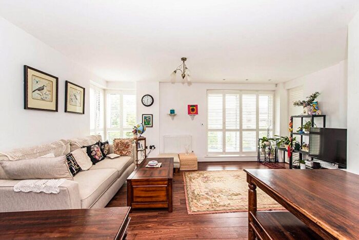 2 Bedroom Flat For Sale In Church Hill Road, Surbiton, Surrey, KT6