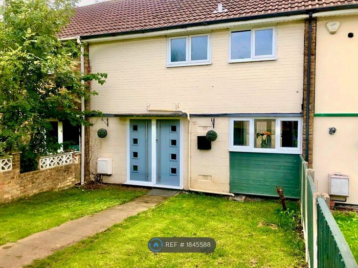 3 Bedroom Terraced House To Rent In Clickett Hill, Basildon, SS14