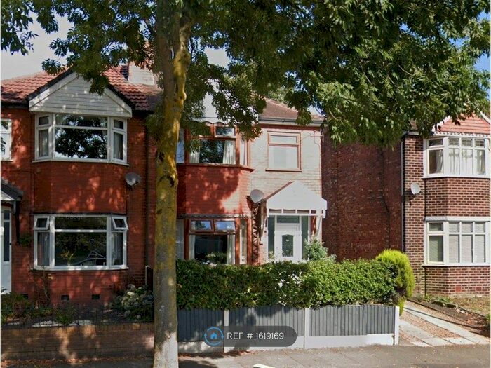 3 Bedroom Semi-Detached House To Rent In Stretford Road, Urmston, Manchester, M41