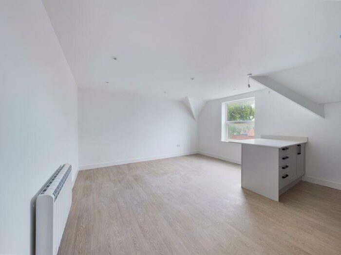 2 Bedroom Apartment To Rent In - Station Road, Urmston, Trafford, M41