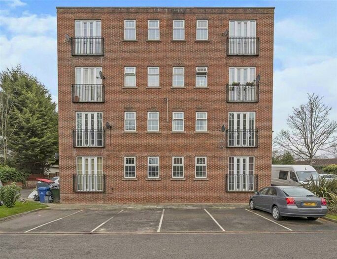 2 Bedroom Flat To Rent In Bawtry Road, Doncaster, DN4