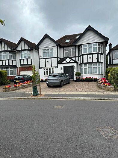 6 Bedroom Detached House For Sale In Edgeworth Crescent, London, NW4