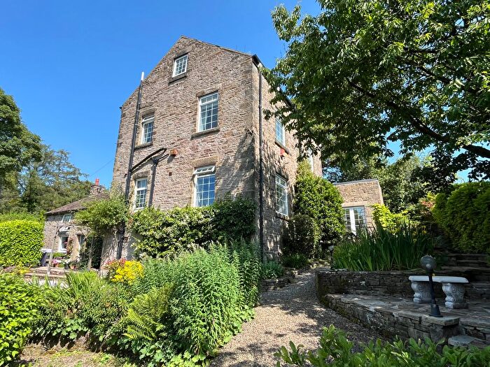 5 Bedroom Detached House For Sale In The Wash, Chapel-En-Le-Frith, High Peak, SK23