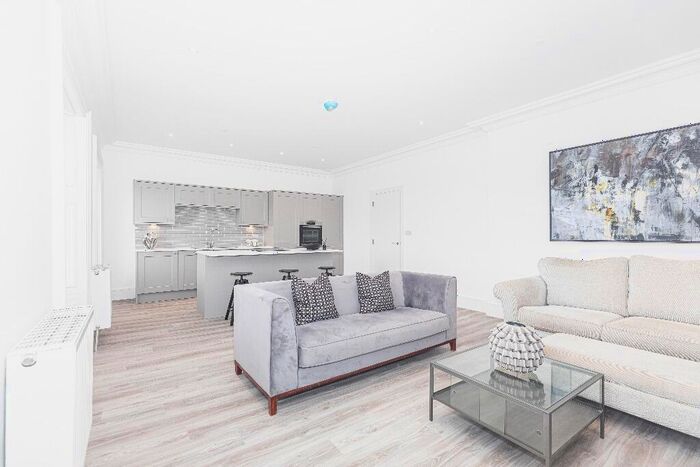 2 Bedroom Flat To Rent In Garrioch Road, North Kelvinside, Glasgow, G20