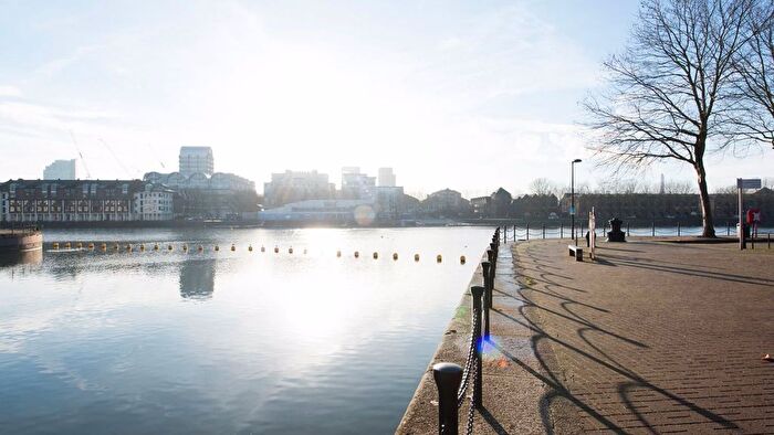 2 Bedroom End Of Terrace House To Rent In Brunswick Quay, London, SE16