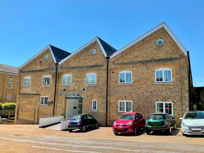 2 Bedroom Duplex To Rent In Mill House, Mill Race, River, Dover, CT17