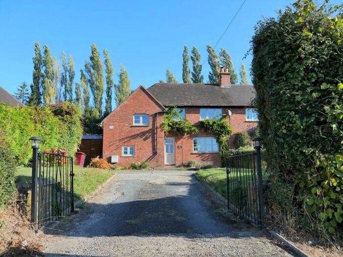 3 Bedroom Semi-Detached House To Rent In Fernhurst, GU27