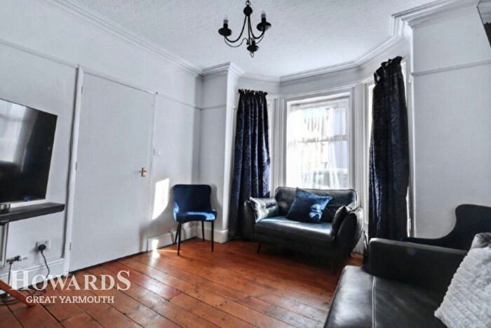 3 Bedroom Terraced House For Sale In Devonshire Road, Great Yarmouth, NR30