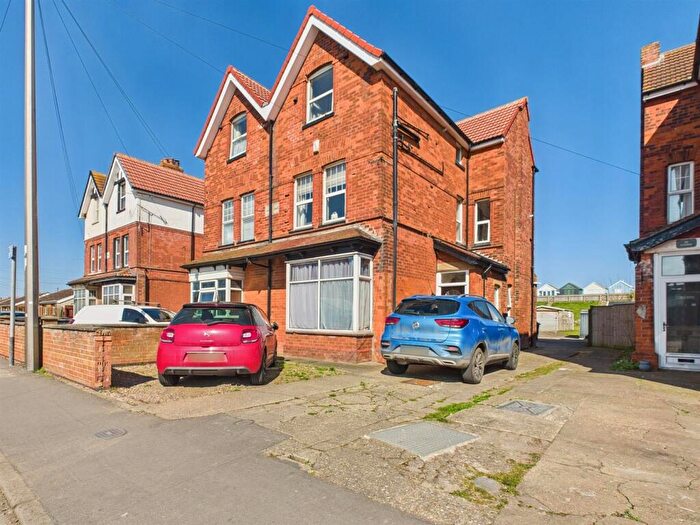 5 Bedroom Semi-Detached House For Sale In Trusthorpe Road, Sutton-On-Sea, Mablethorpe, LN12