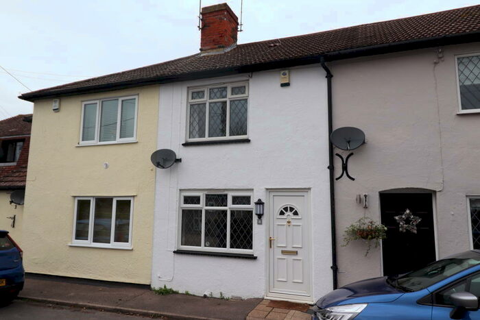 2 Bedroom Cottage To Rent In Herongate Village, CM13