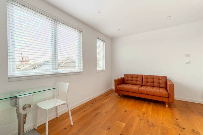 1 Bedroom Flat To Rent In Riffel Road, Willesden Green, London, NW2
