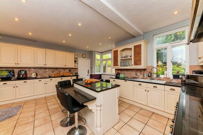 5 Bedroom Detached House For Sale In Park Drive, Grimsby, Lincolnshire, DN32