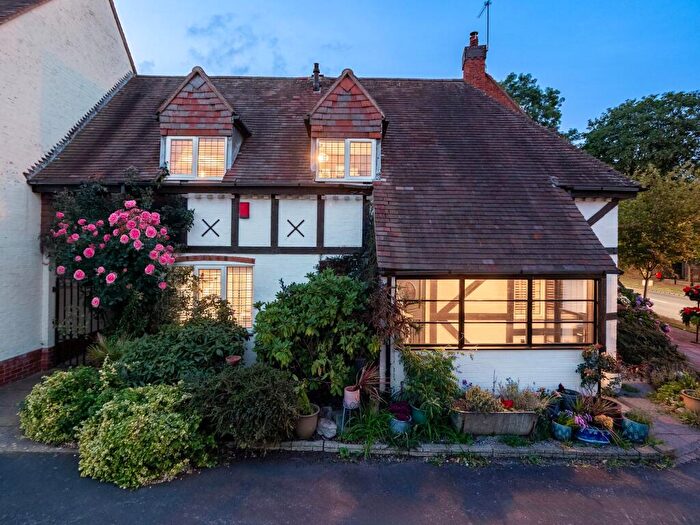 3 Bedroom Cottage For Sale In Johnson Place, Henley-In-Arden, B95