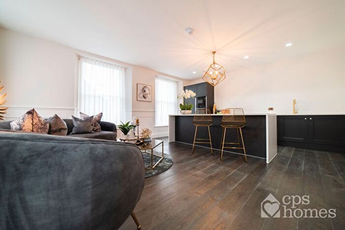 2 Bedroom Flat To Rent In The Big Windsor, Stuart Street, Cardiff Bay, CF10
