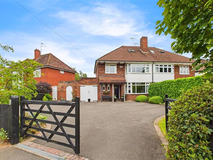 4 Bedroom Semi-Detached House For Sale In Dale Avenue, Stratford-Upon-Avon, CV37