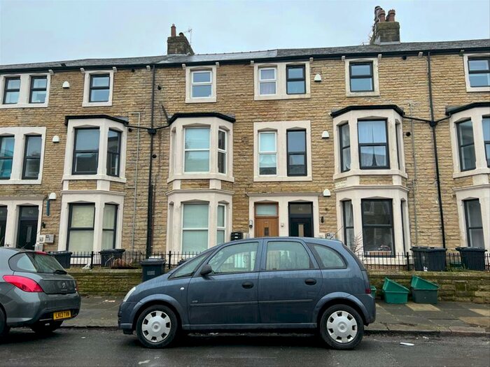 2 Bedroom Flat To Rent In Chatsworth Road, Morecambe, LA4